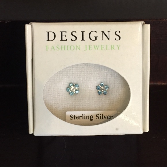 Sterling silver swarovski crystal daisy earrings